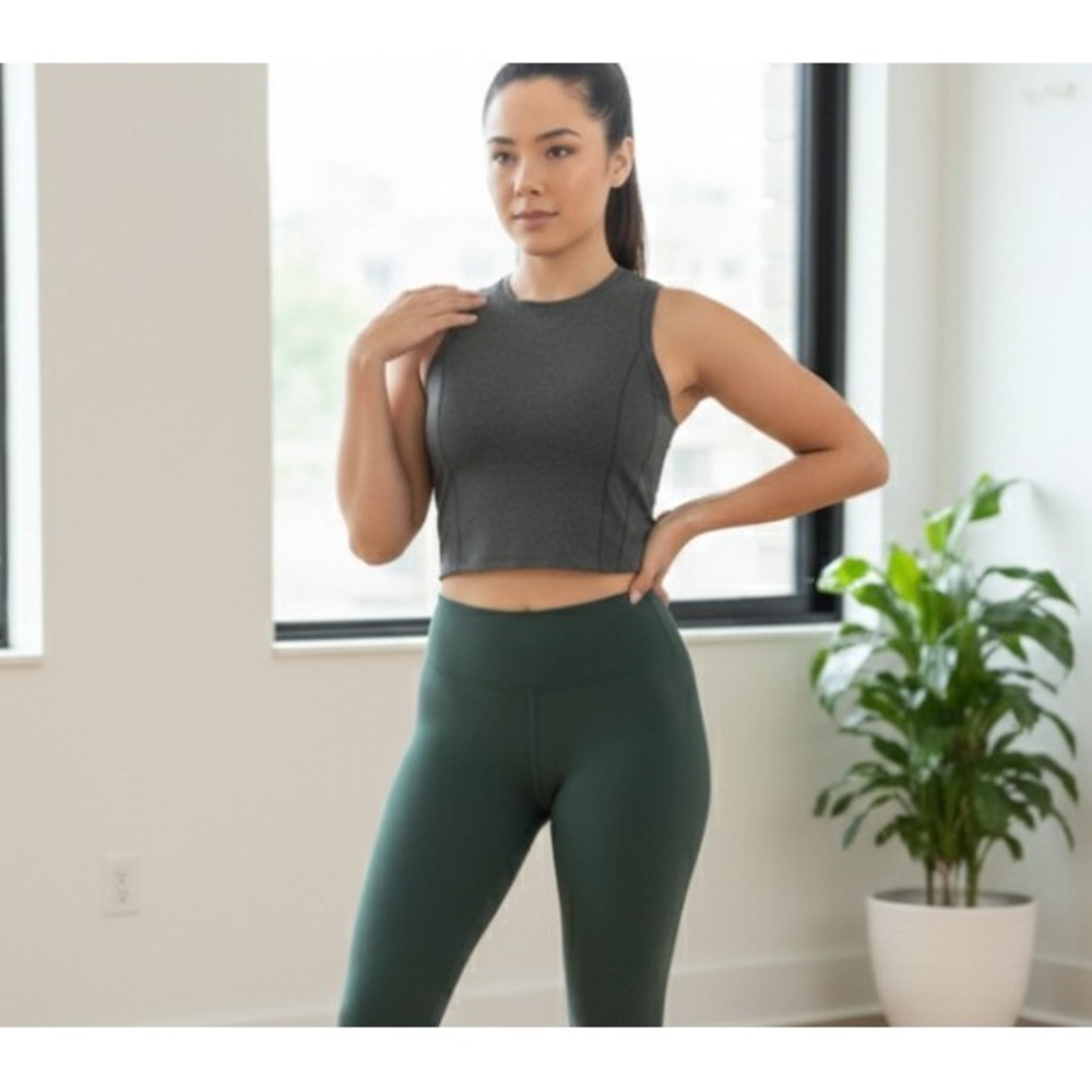 NWT Member's Mark cropped tank top gray gym Pilates yoga workout sz L 32405